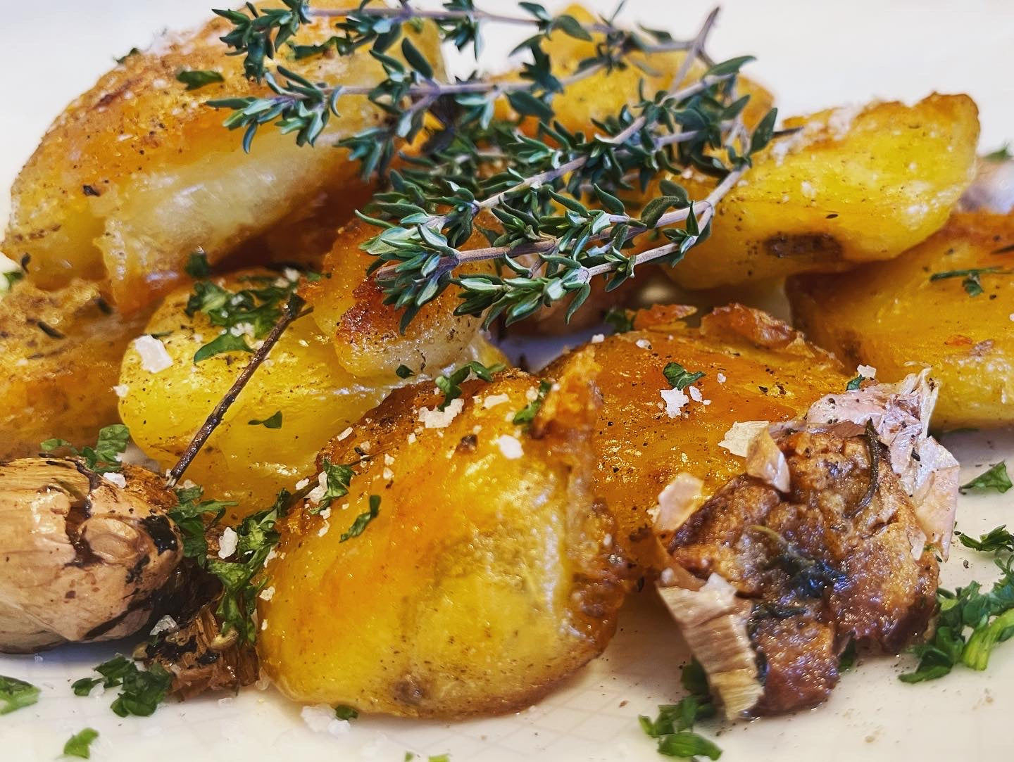 Roast Potatoes (4 Pcs)